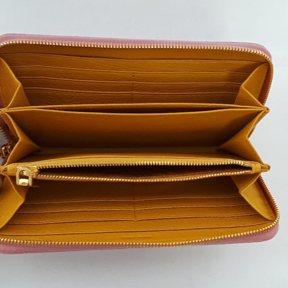 NIB Miu Miu 5ML506 Pink Leather zip Around wallet - Picture 5 of 8